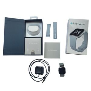 Fitbit Versa Smartwatch Silver Aluminum Mesh Band FB504SRGY